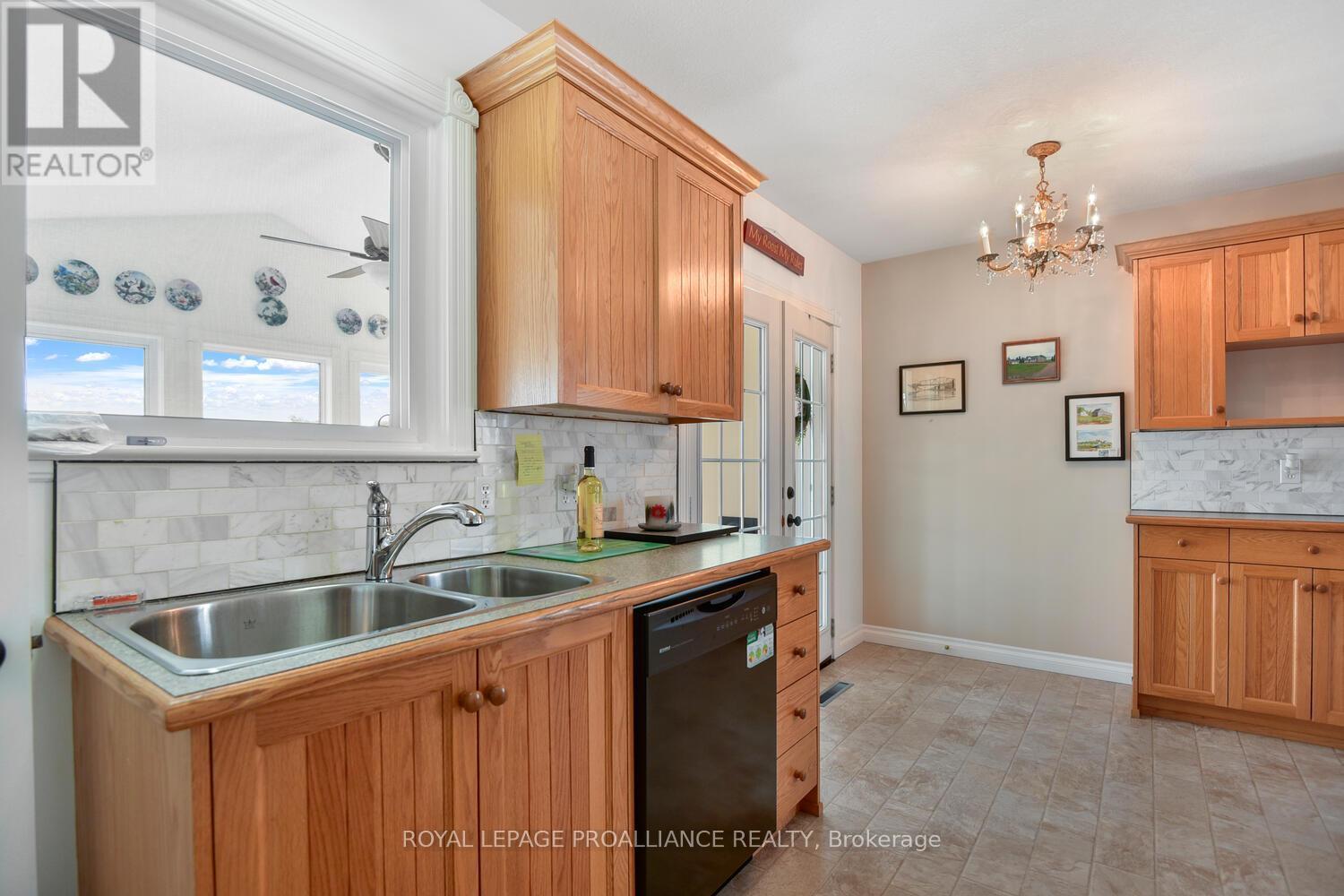 












719 COUNTY ROAD 2 ROAD

,
Edwardsburgh/Cardinal,




Ontario
K0E1E0

