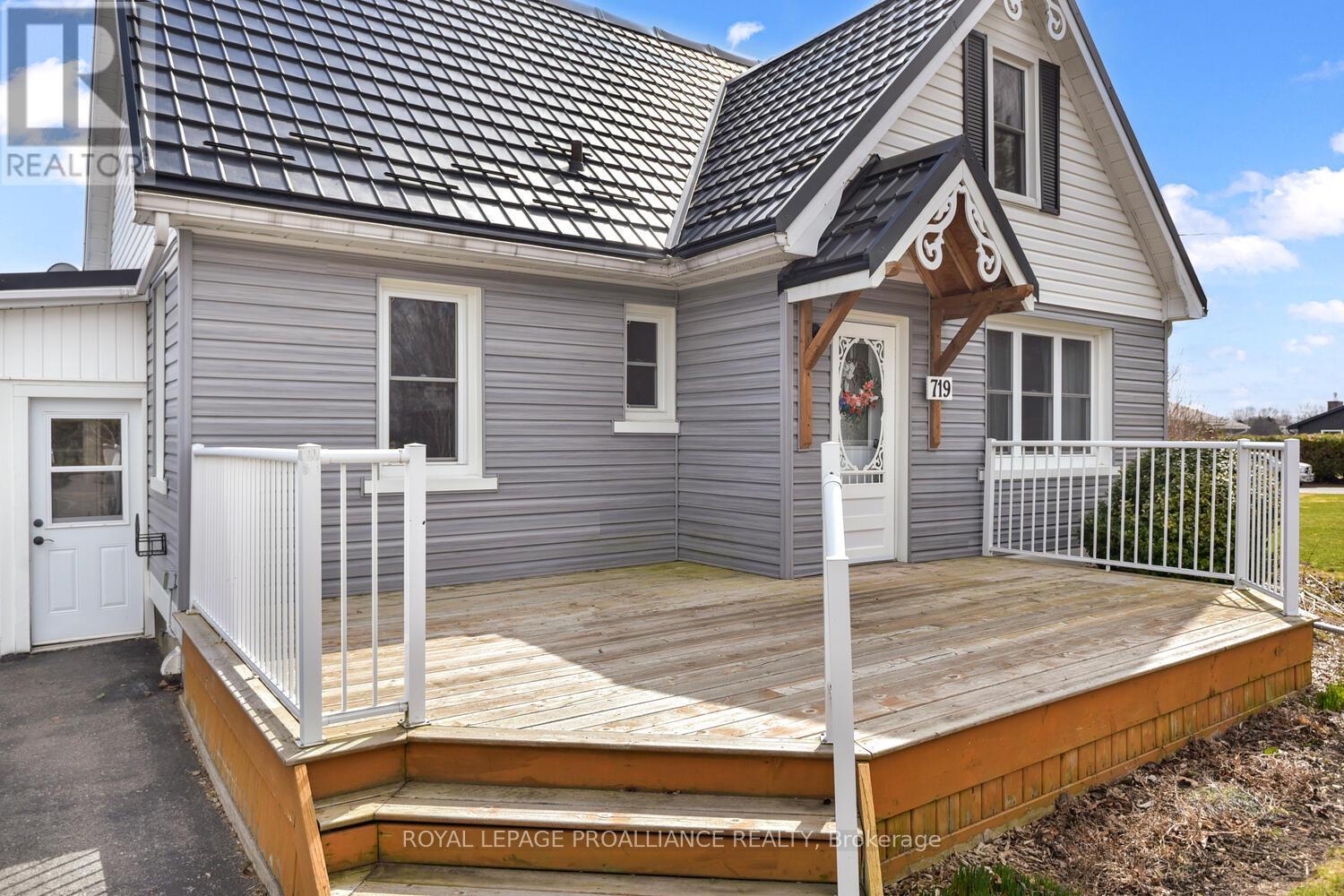 












719 COUNTY ROAD 2 ROAD

,
Edwardsburgh/Cardinal,




Ontario
K0E1E0


