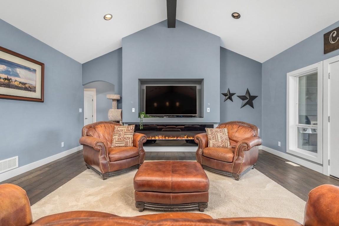 









1050


Mallory

Road,
Enderby,




BC
V4Y 4H7

