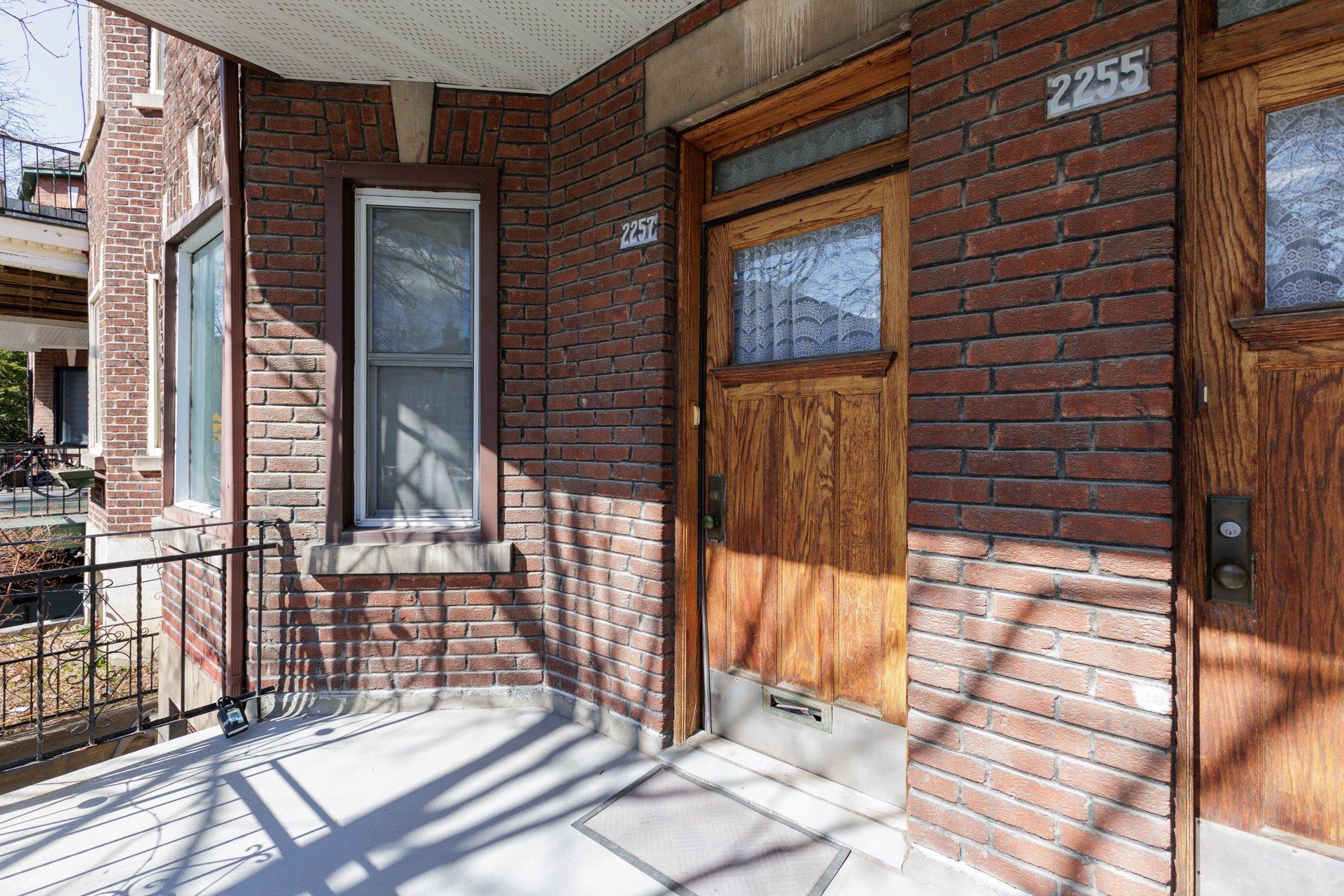 









2255

 - 2257


Av. Harvard

,
Montréal (Côte-des-Neiges/Notre-Dame-de-Grâce),




QC
H4A2W1

