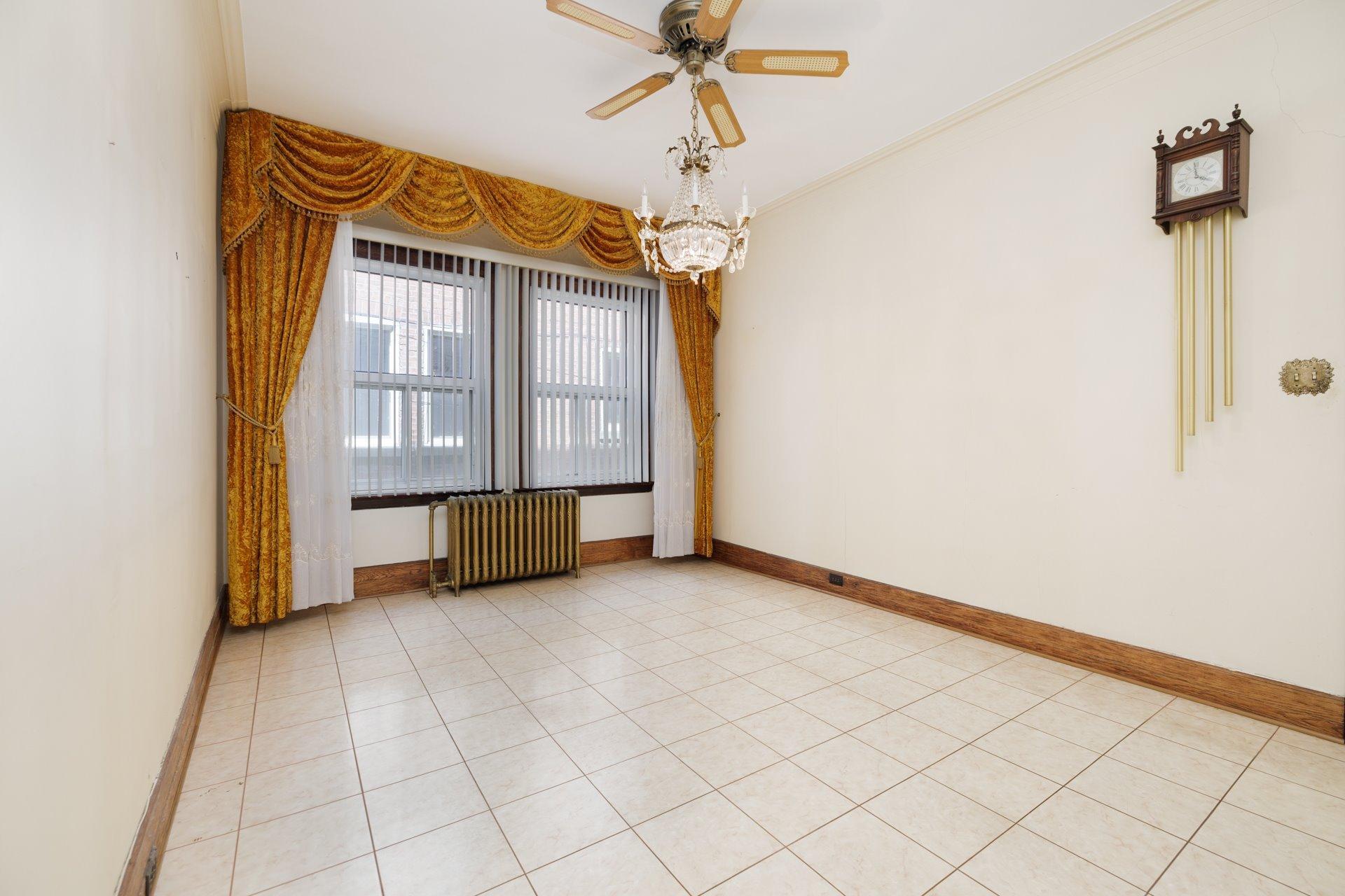 









2255

 - 2257


Av. Harvard

,
Montréal (Côte-des-Neiges/Notre-Dame-de-Grâce),




QC
H4A2W1

