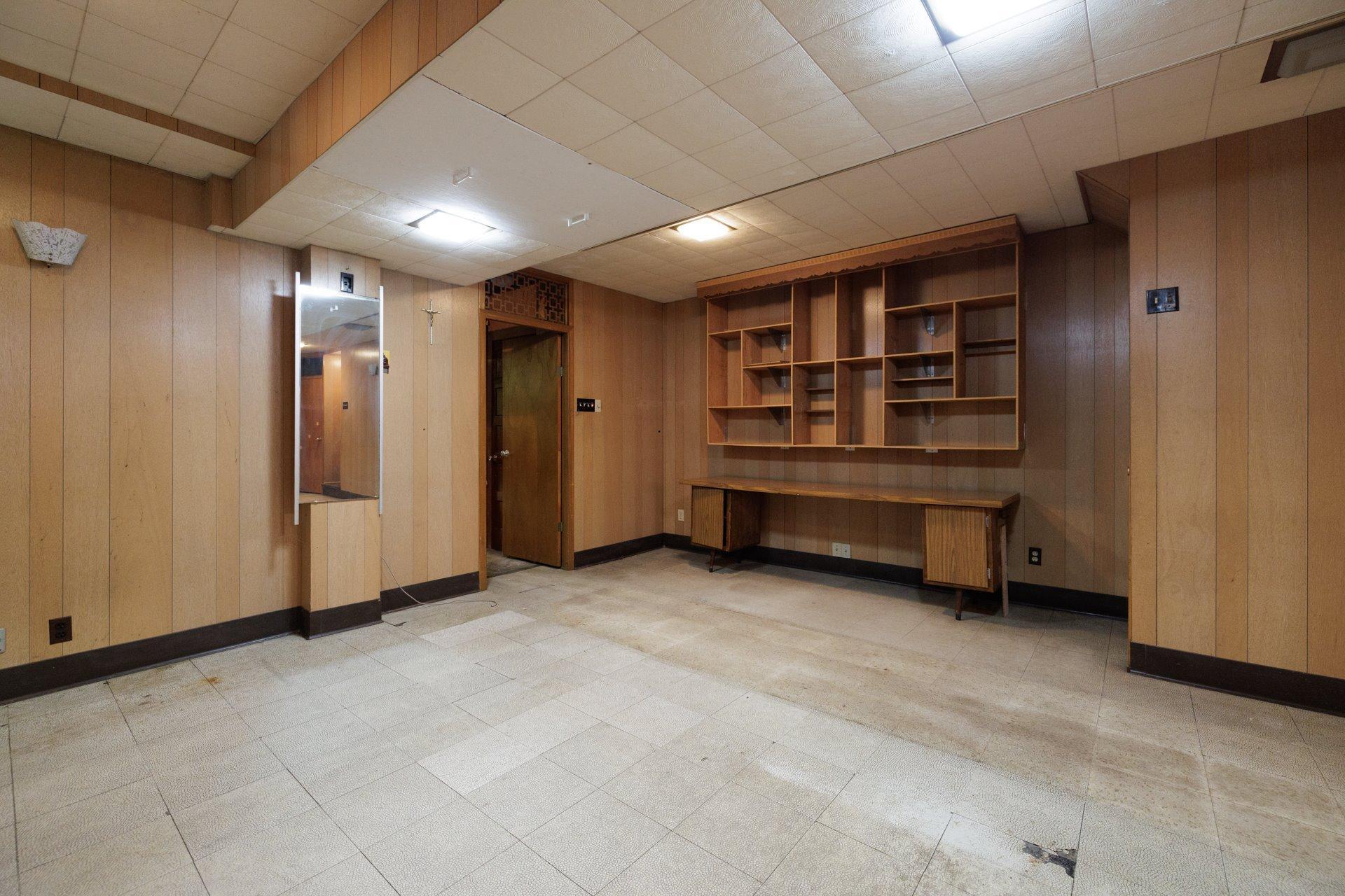 









2255

 - 2257


Av. Harvard

,
Montréal (Côte-des-Neiges/Notre-Dame-de-Grâce),




QC
H4A2W1

