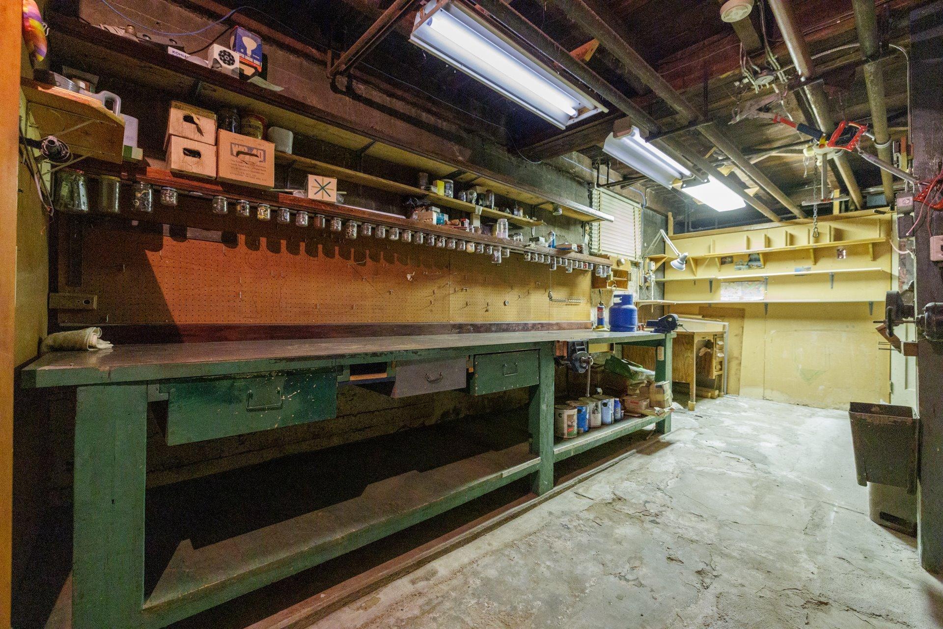 









2255

 - 2257


Av. Harvard

,
Montréal (Côte-des-Neiges/Notre-Dame-de-Grâce),




QC
H4A2W1

