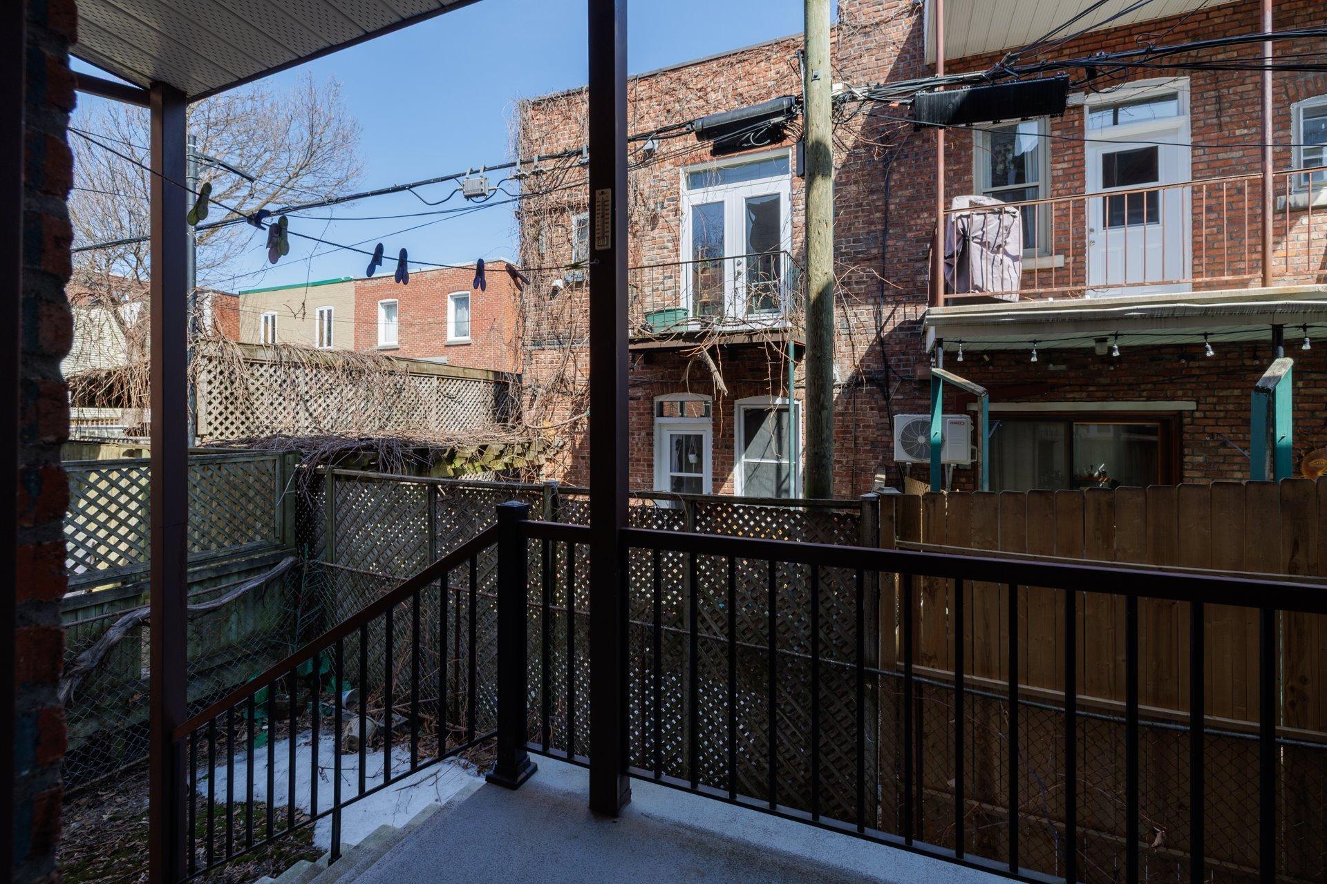 









2255

 - 2257


Av. Harvard

,
Montréal (Côte-des-Neiges/Notre-Dame-de-Grâce),




QC
H4A2W1

