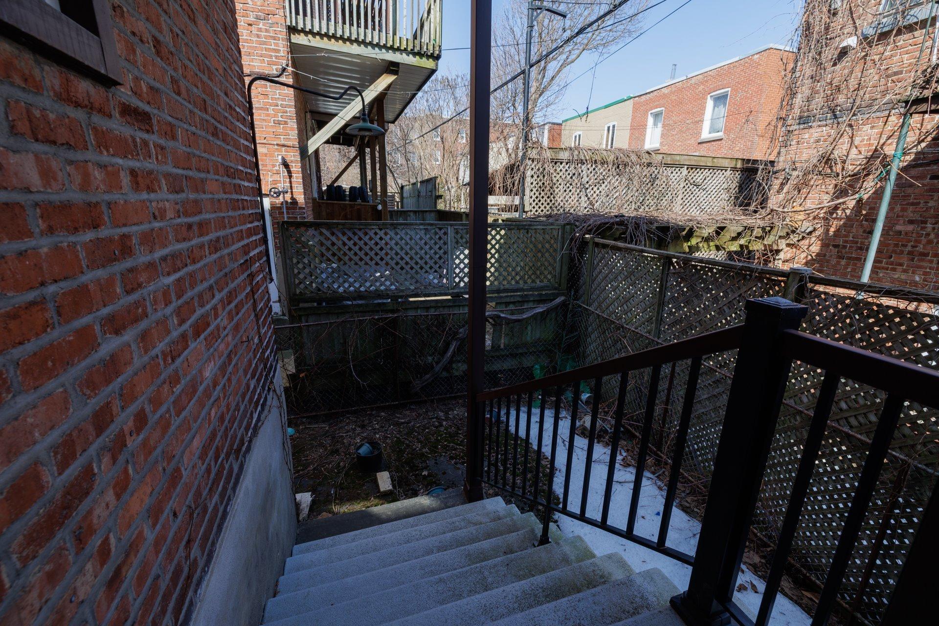 









2255

 - 2257


Av. Harvard

,
Montréal (Côte-des-Neiges/Notre-Dame-de-Grâce),




QC
H4A2W1


