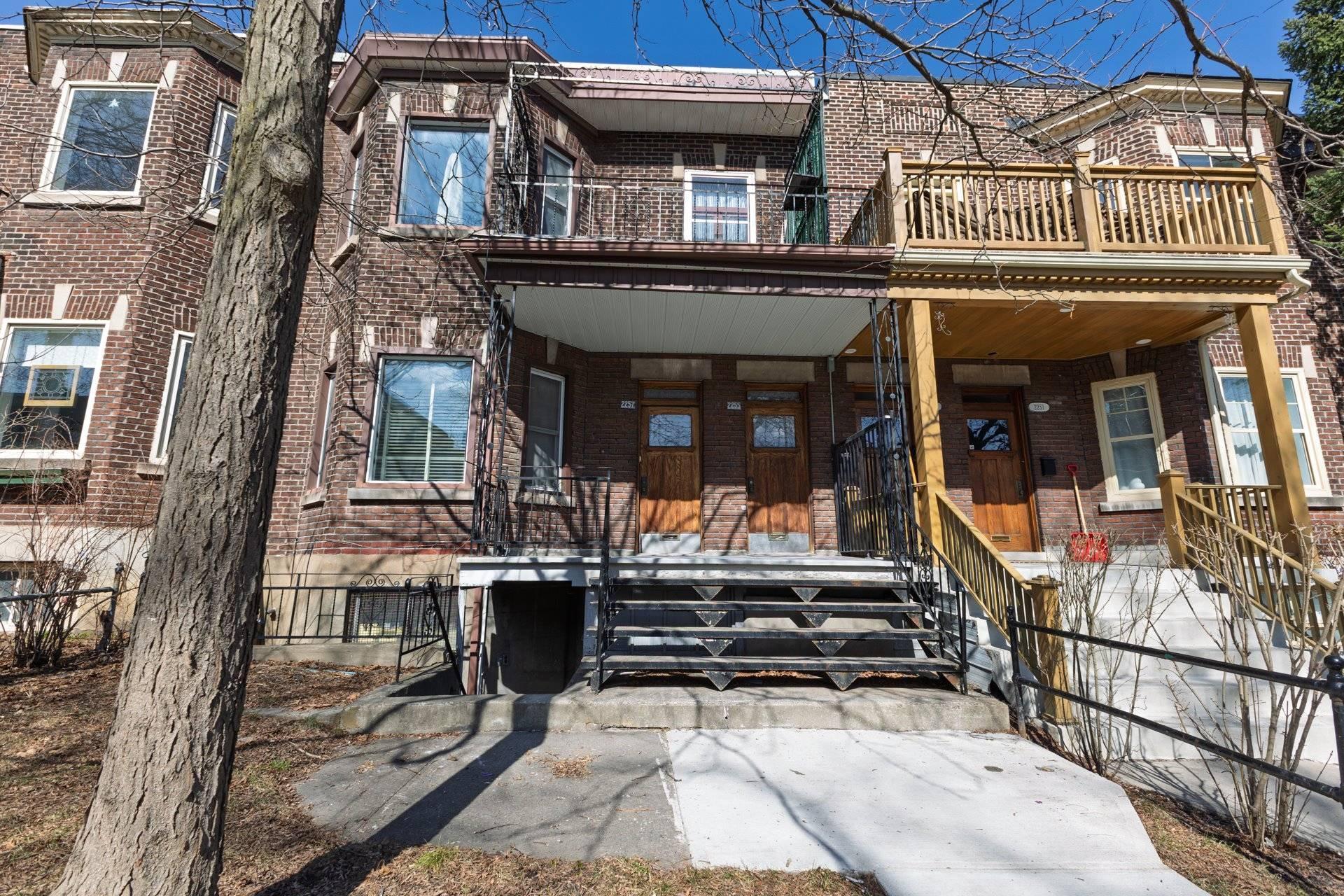 









2255

 - 2257


Av. Harvard

,
Montréal (Côte-des-Neiges/Notre-Dame-de-Grâce),




QC
H4A2W1

