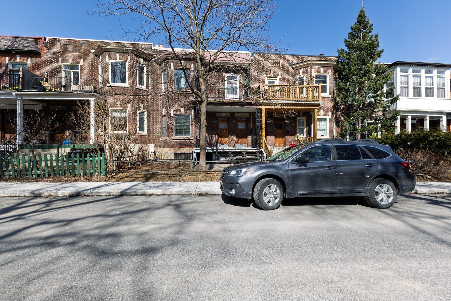 









2255

 - 2257


Av. Harvard

,
Montréal (Côte-des-Neiges/Notre-Dame-de-Grâce),




QC
H4A2W1

