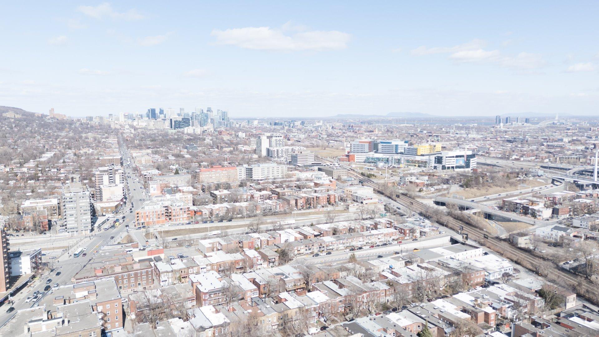 









2255

 - 2257


Av. Harvard

,
Montréal (Côte-des-Neiges/Notre-Dame-de-Grâce),




QC
H4A2W1

