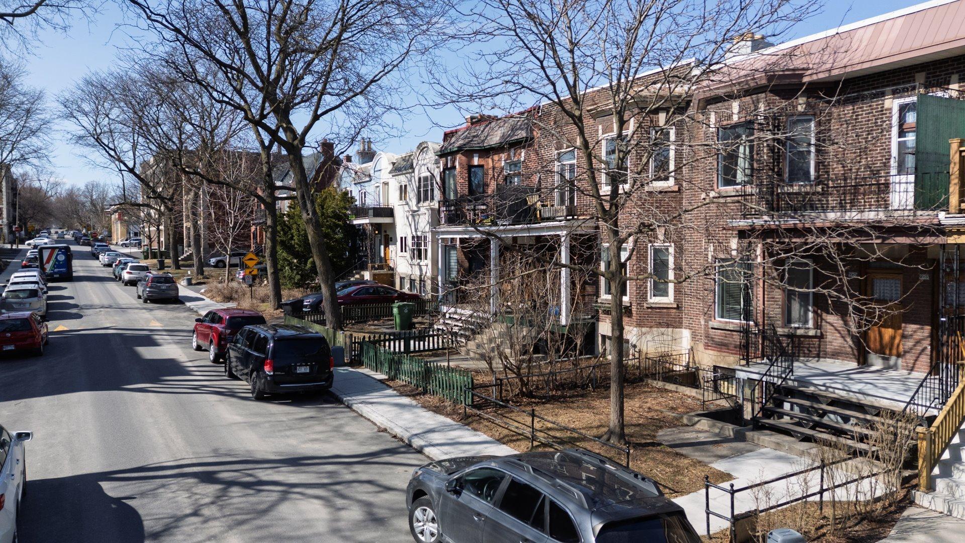 









2255

 - 2257


Av. Harvard

,
Montréal (Côte-des-Neiges/Notre-Dame-de-Grâce),




QC
H4A2W1

