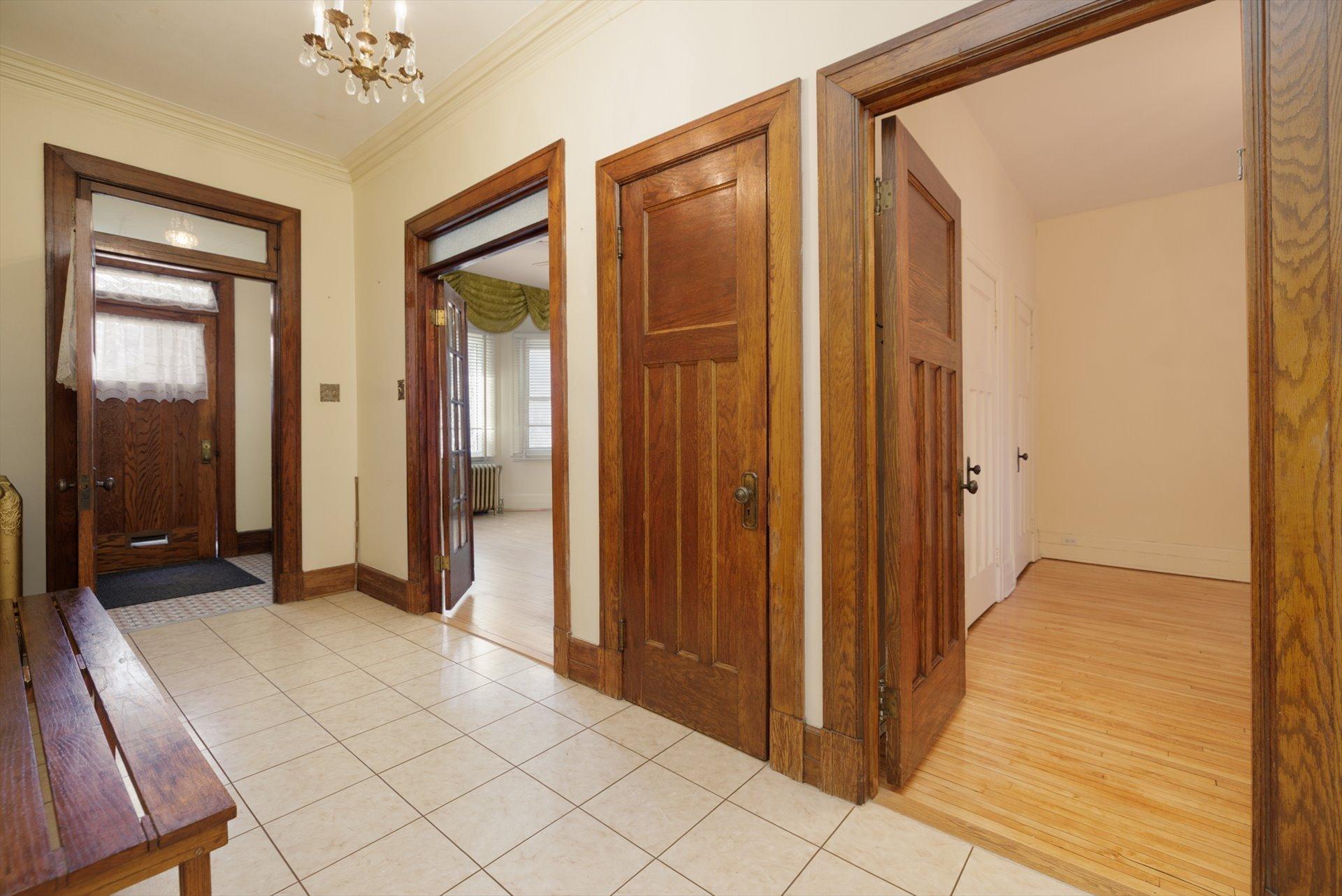 









2255

 - 2257


Av. Harvard

,
Montréal (Côte-des-Neiges/Notre-Dame-de-Grâce),




QC
H4A2W1

