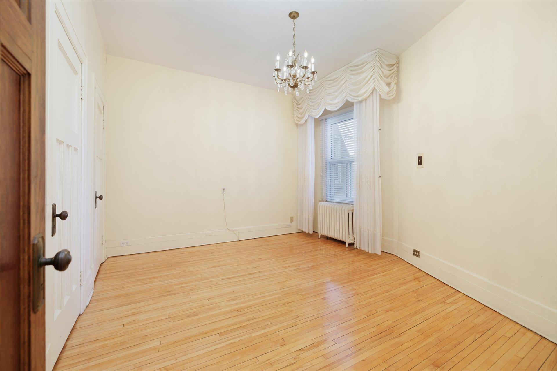 









2255

 - 2257


Av. Harvard

,
Montréal (Côte-des-Neiges/Notre-Dame-de-Grâce),




QC
H4A2W1

