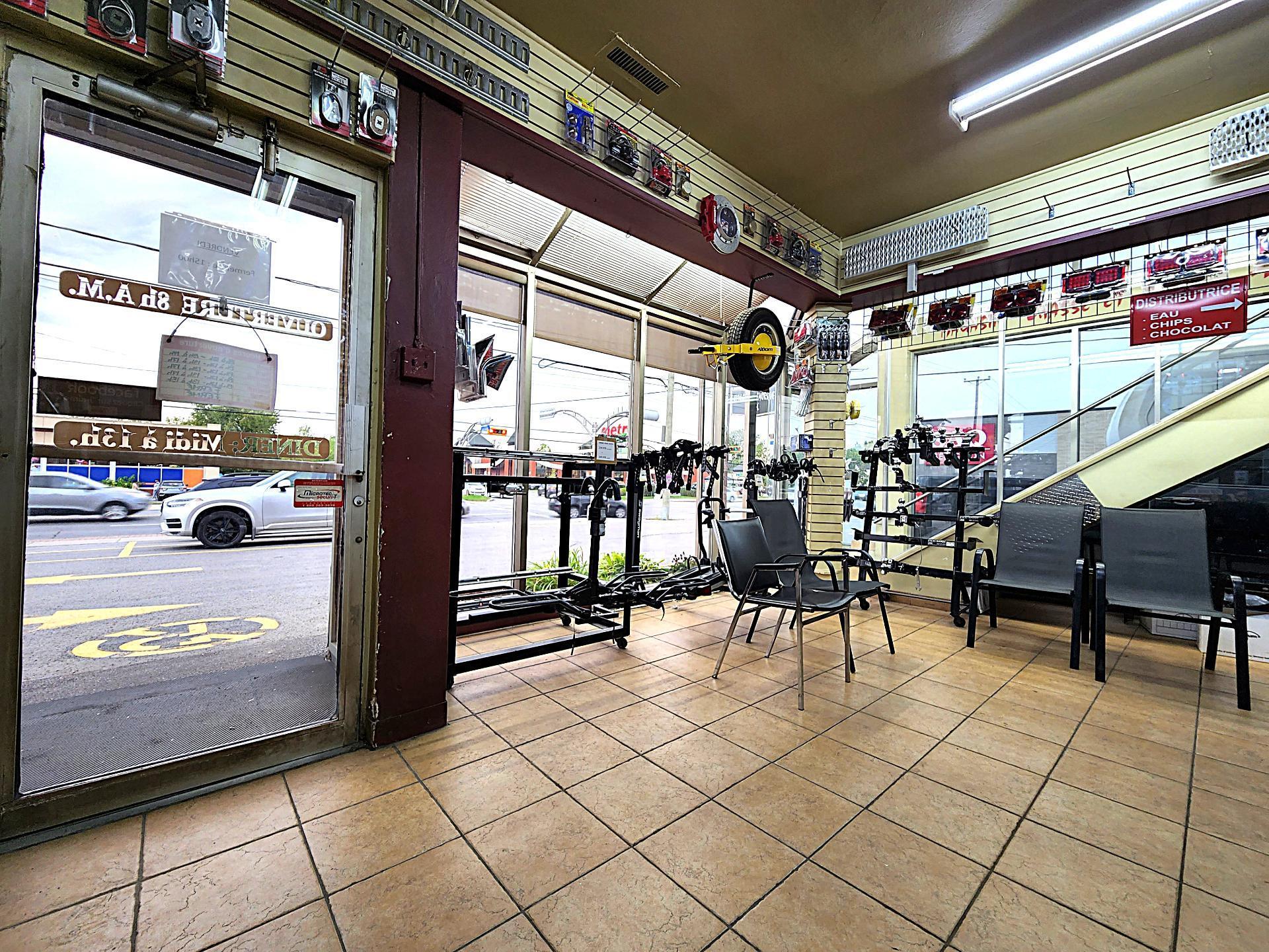









4973

 - 4975


Boul. des Laurentides

,
Laval (Auteuil),




QC
H7K2J6

