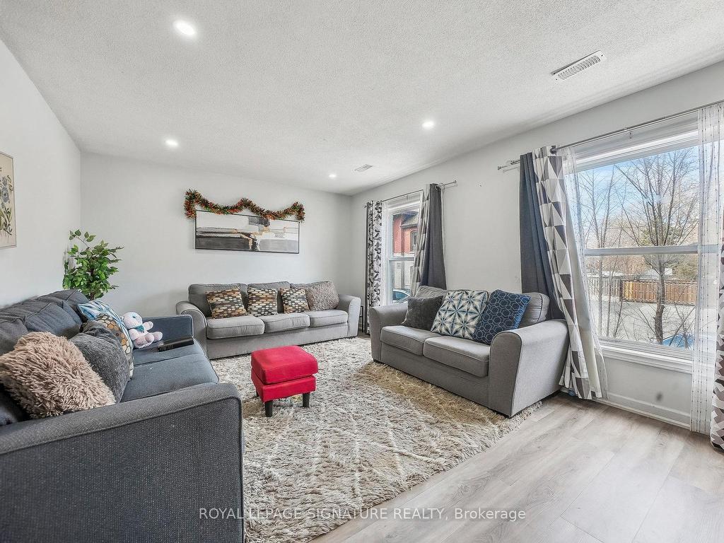 









90


Tisdale

Street South,
Hamilton,




ON
L8N 2W2

