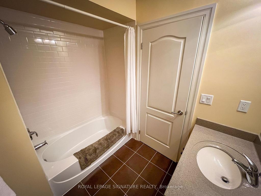









1915


Broad Hollow

Gate, 103,
Mississauga,




ON
L4L 6A3

