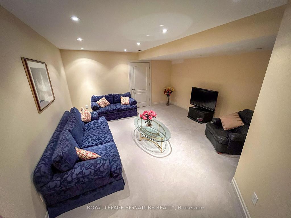 









1915


Broad Hollow

Gate, 103,
Mississauga,




ON
L4L 6A3

