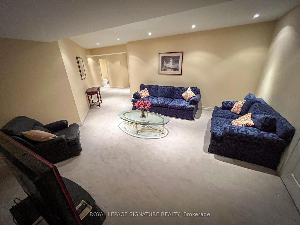 









1915


Broad Hollow

Gate, 103,
Mississauga,




ON
L4L 6A3

