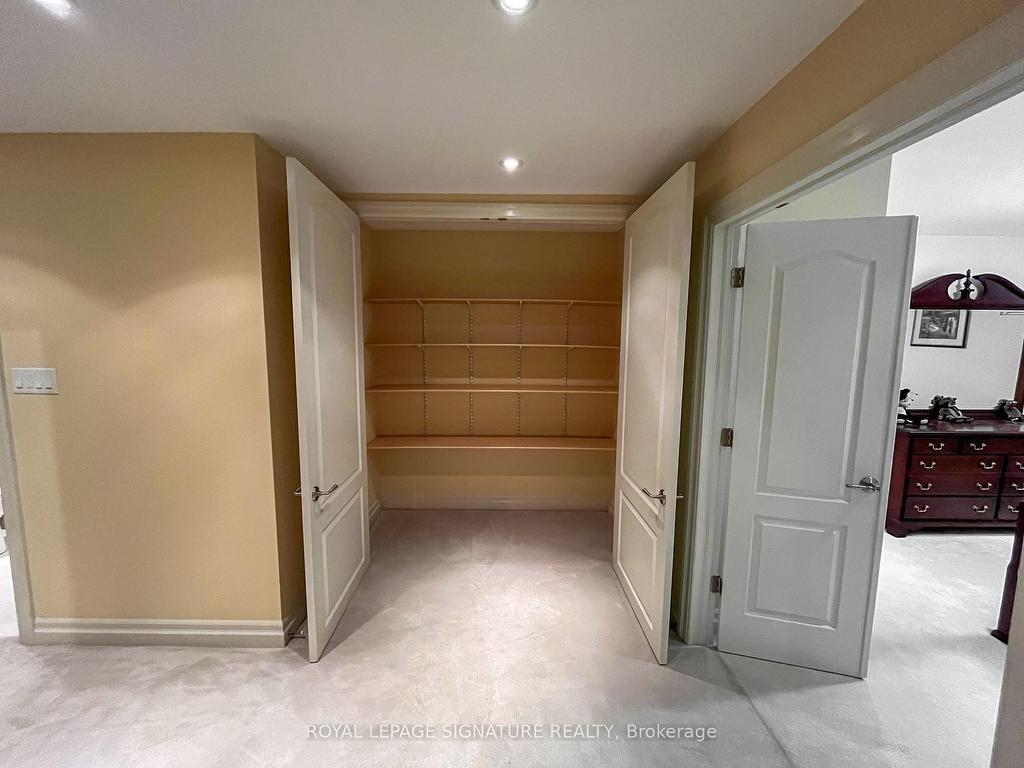 









1915


Broad Hollow

Gate, 103,
Mississauga,




ON
L4L 6A3

