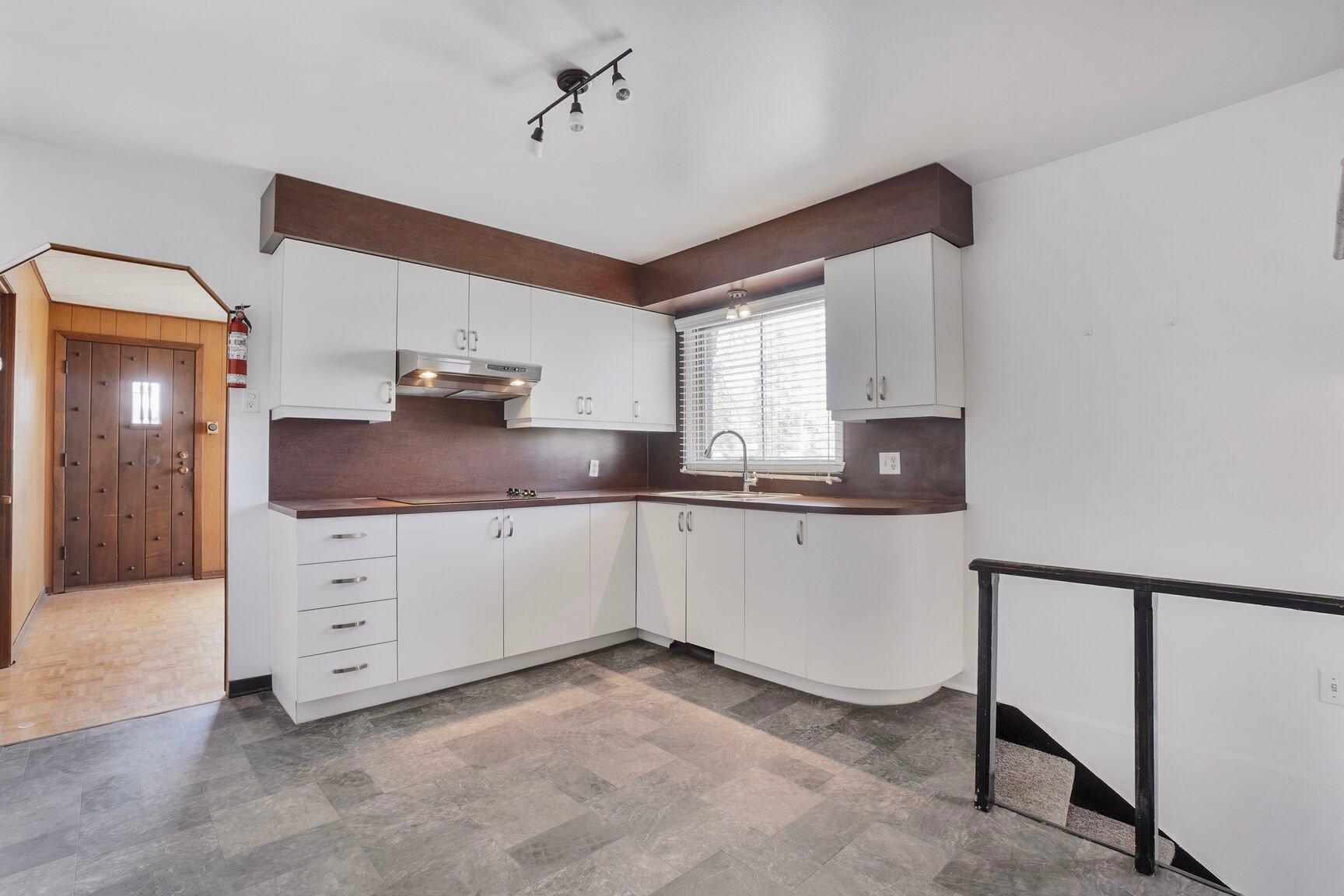 









4675


53e Avenue

,
Laval (Laval-Ouest),




QC
H7R4C5

