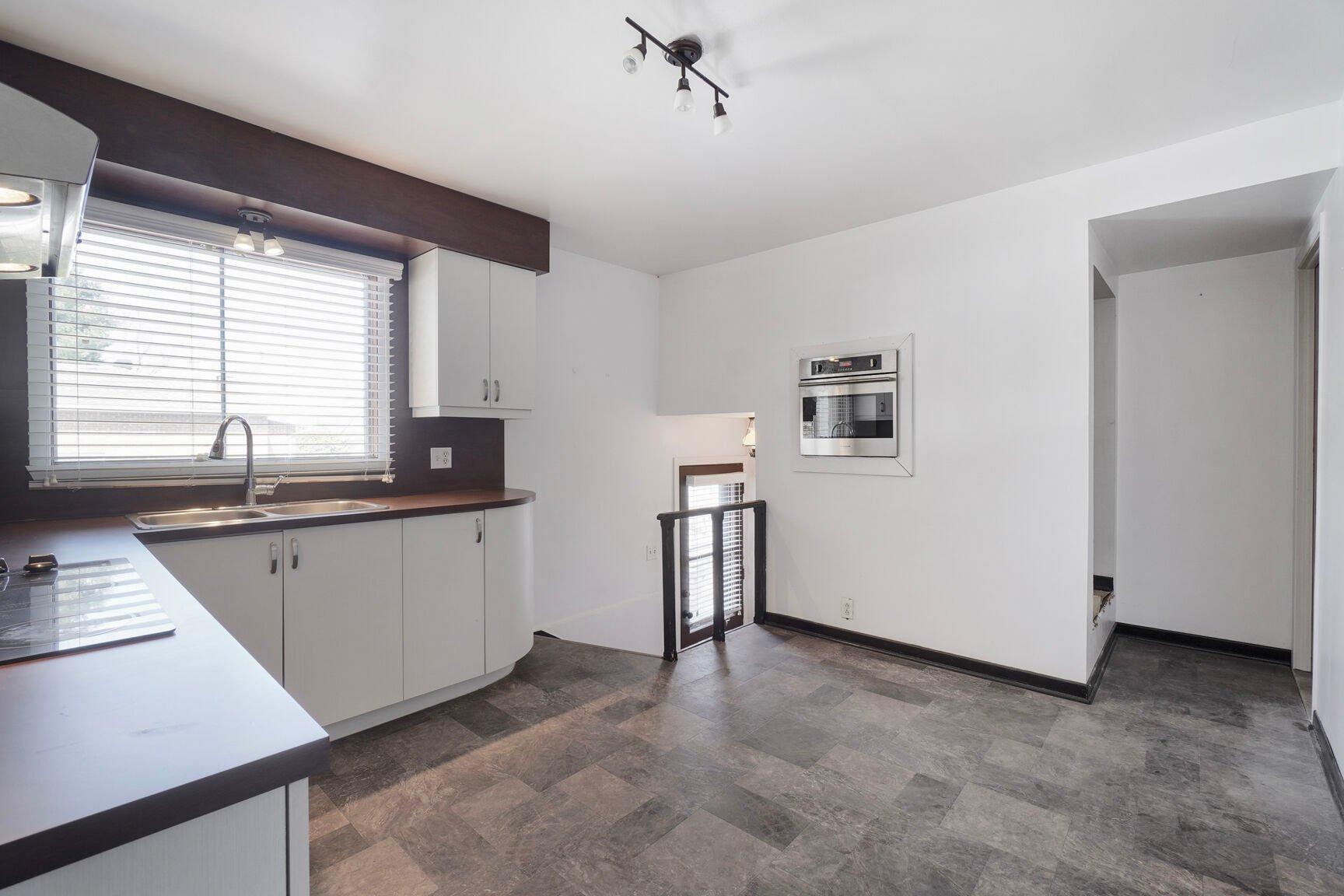 









4675


53e Avenue

,
Laval (Laval-Ouest),




QC
H7R4C5

