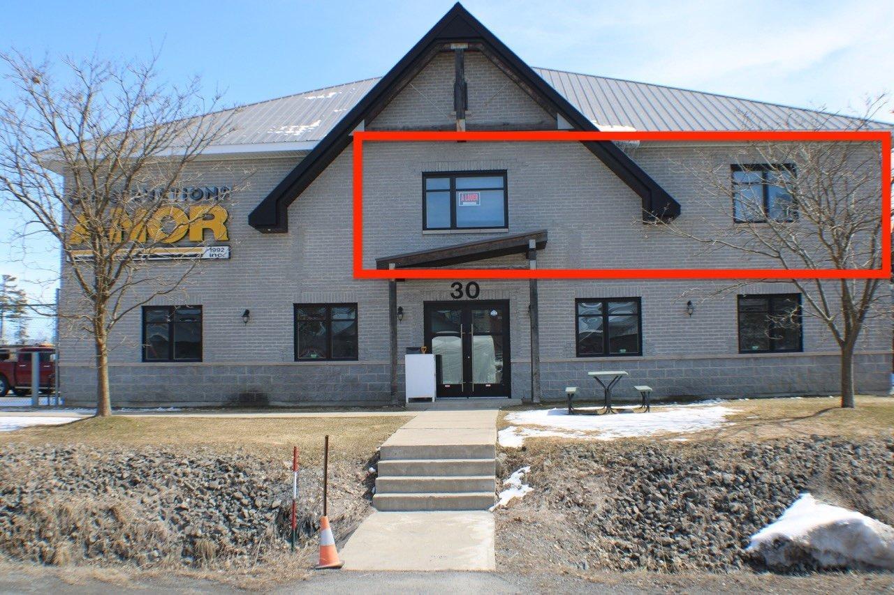 









30


Rue des Menuisiers

, A,
Sainte-Anne-des-Plaines,




QC
J5N2T2

