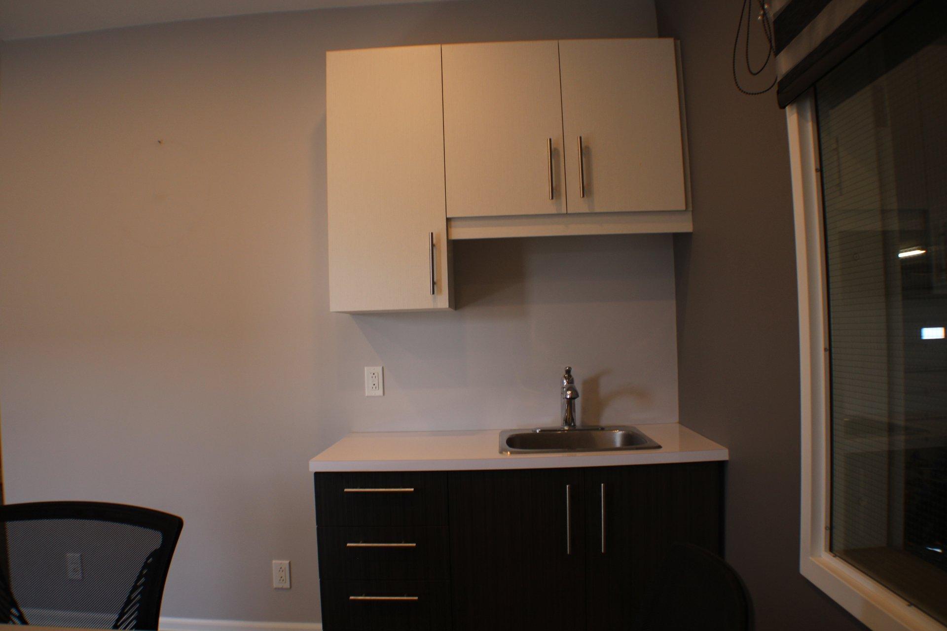 









30


Rue des Menuisiers

, A,
Sainte-Anne-des-Plaines,




QC
J5N2T2

