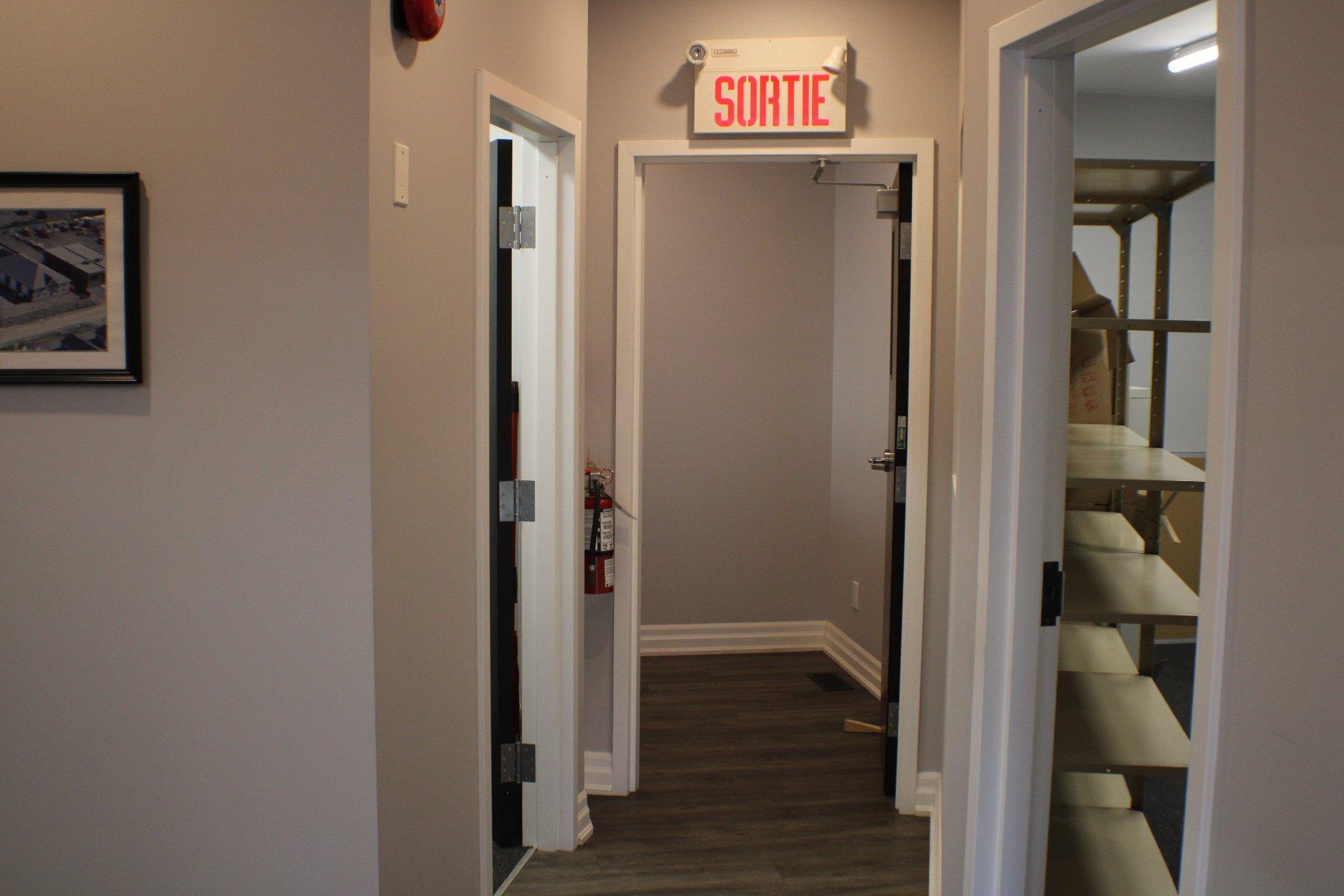 









30


Rue des Menuisiers

, A,
Sainte-Anne-des-Plaines,




QC
J5N2T2

