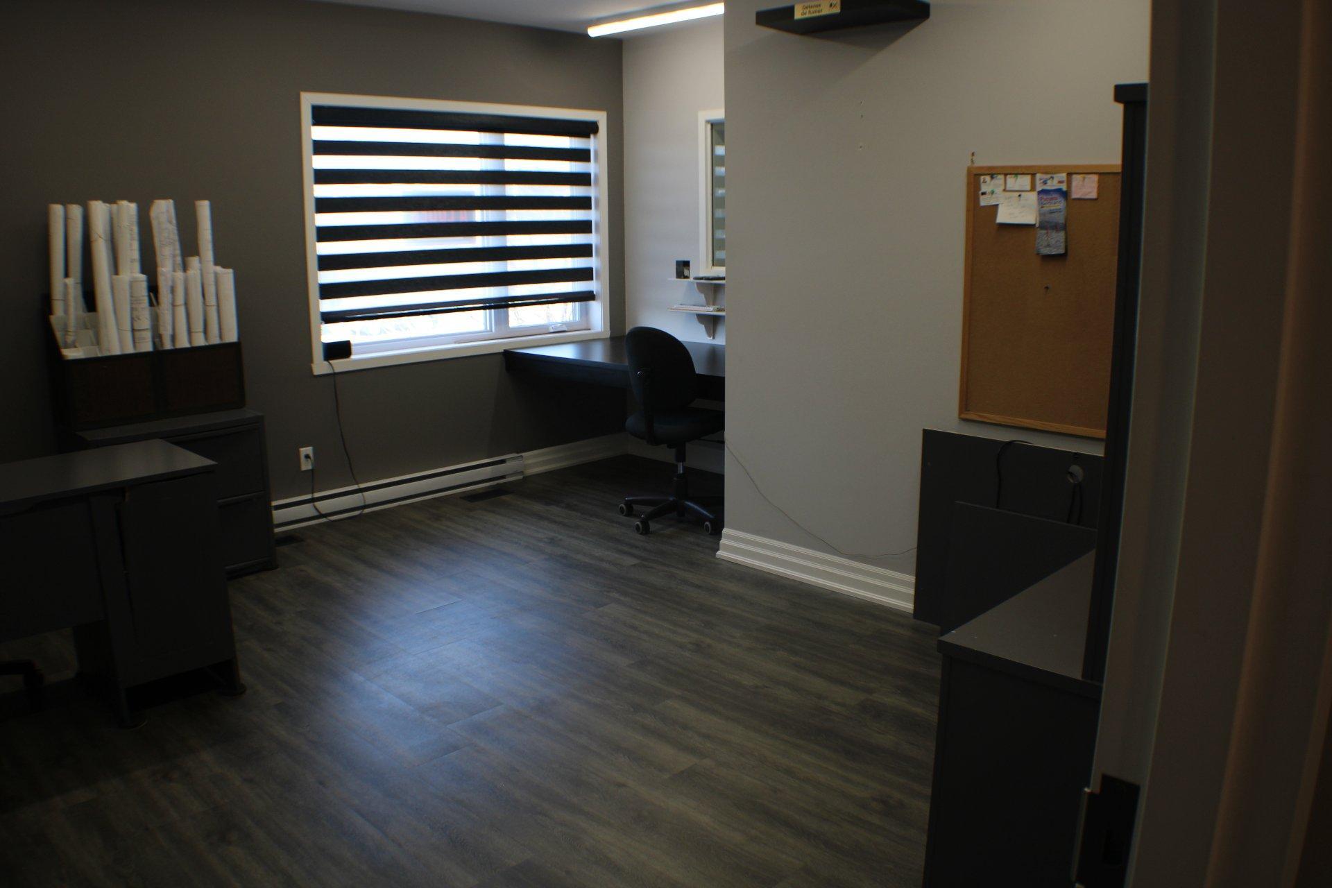 









30


Rue des Menuisiers

, A,
Sainte-Anne-des-Plaines,




QC
J5N2T2

