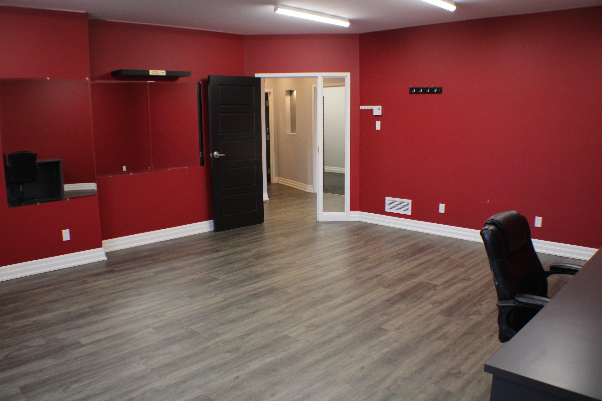 









30


Rue des Menuisiers

, A,
Sainte-Anne-des-Plaines,




QC
J5N2T2

