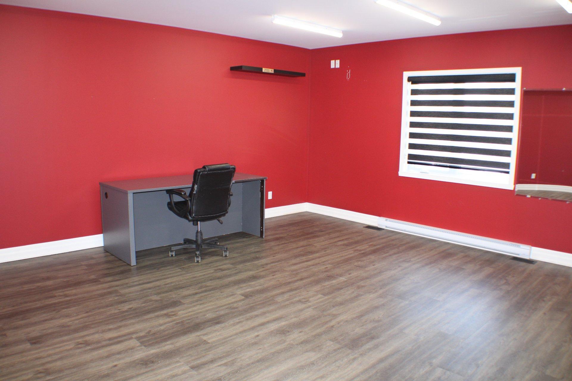 









30


Rue des Menuisiers

, A,
Sainte-Anne-des-Plaines,




QC
J5N2T2

