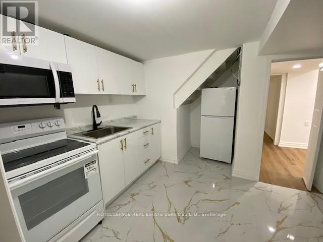 












LOWER - 2269 BUTTONBUSH CRESCENT

,
Mississauga,




Ontario
L5L1C4

