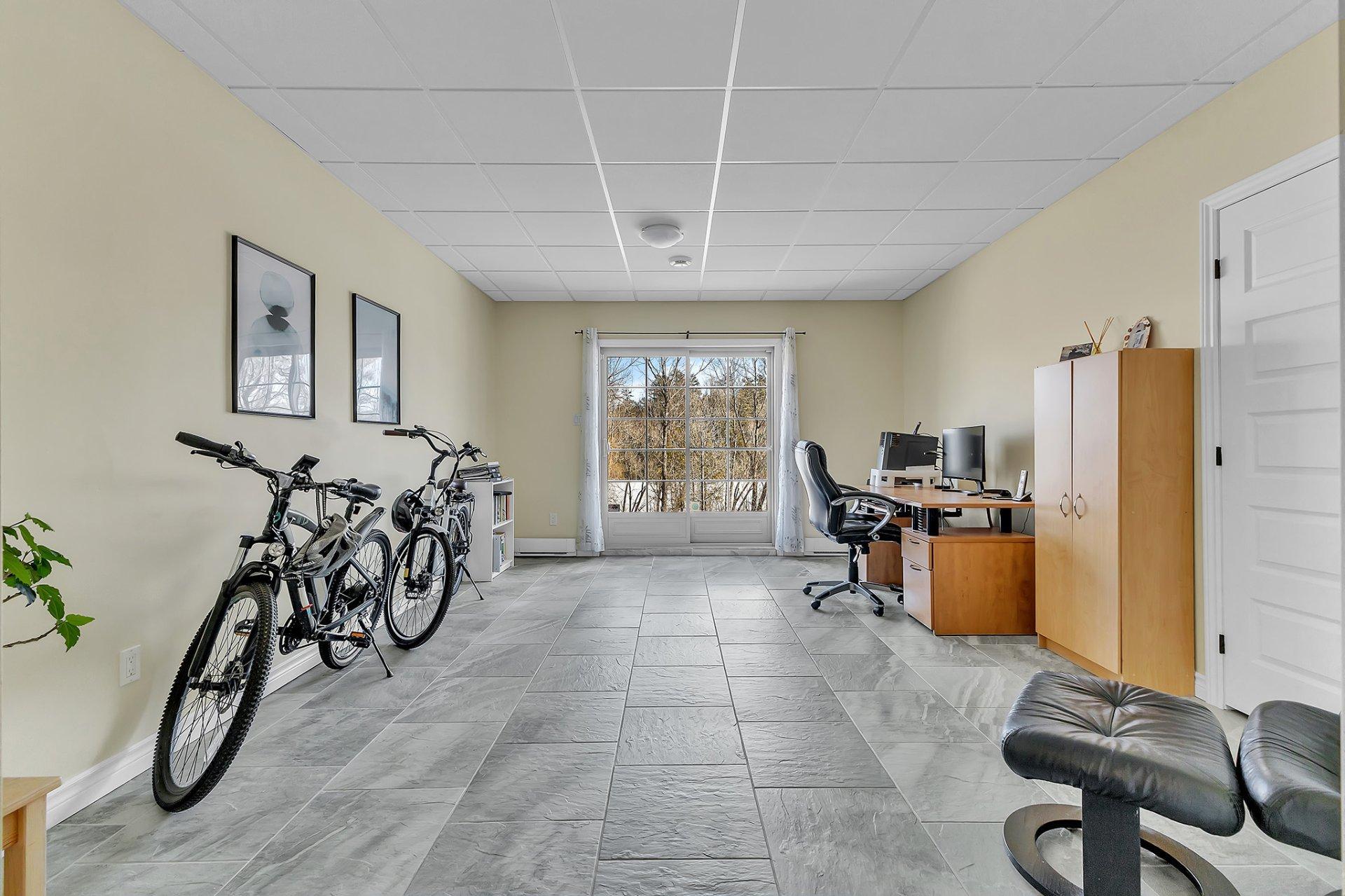 









52


Ch. Watson

,
Val-des-Monts,




QC
J8N5A9

