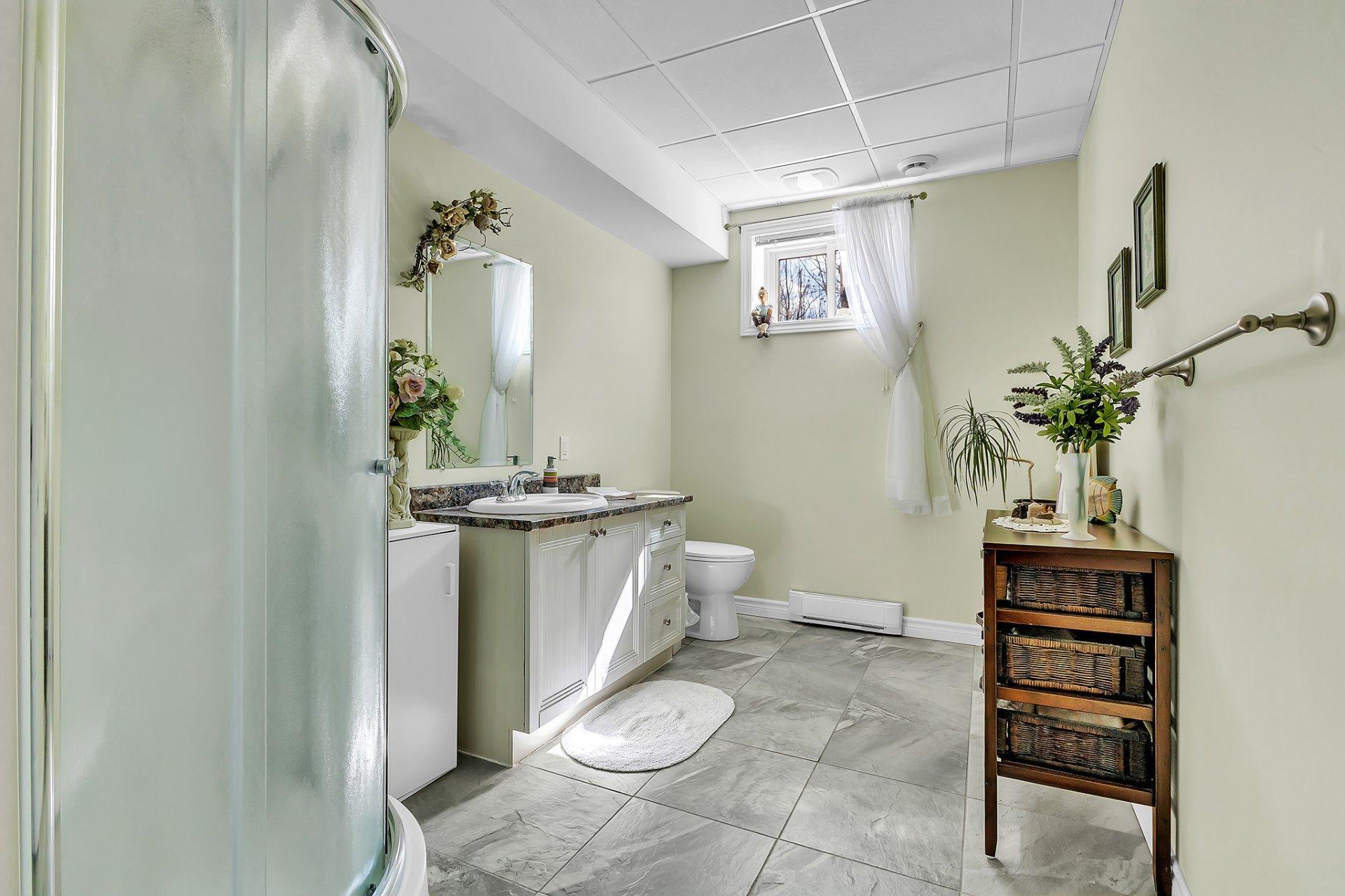 









52


Ch. Watson

,
Val-des-Monts,




QC
J8N5A9

