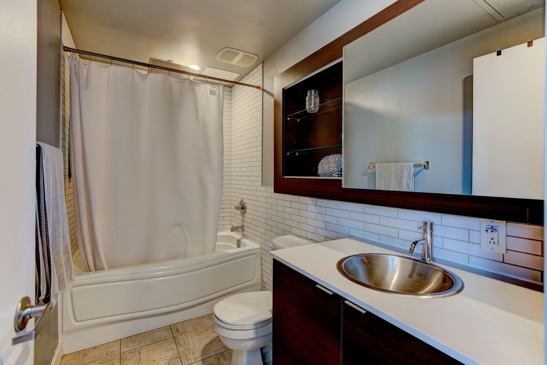 









630


Rue William

, 614,
Montréal (Ville-Marie),




QC
H3C4C9

