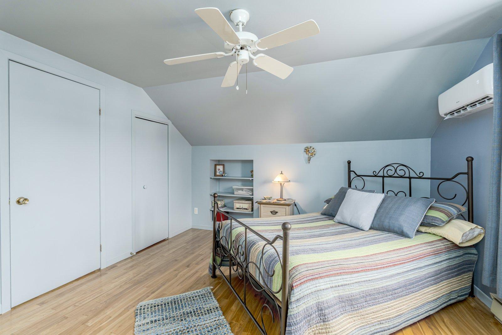 









128


9e Avenue S.

,
Sherbrooke (Fleurimont),




QC
J1G2R1

