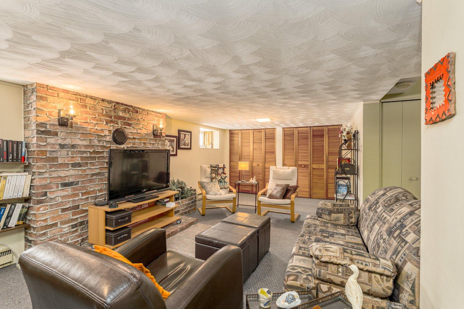 









128


9e Avenue S.

,
Sherbrooke (Fleurimont),




QC
J1G2R1

