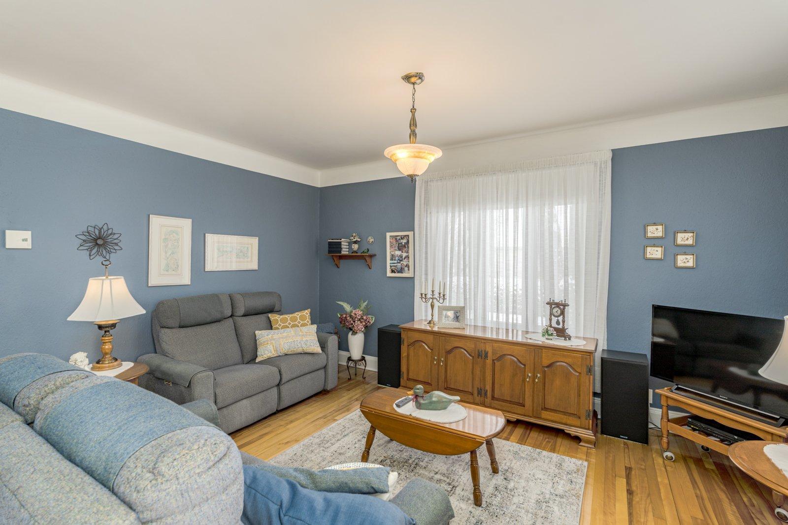 









128


9e Avenue S.

,
Sherbrooke (Fleurimont),




QC
J1G2R1

