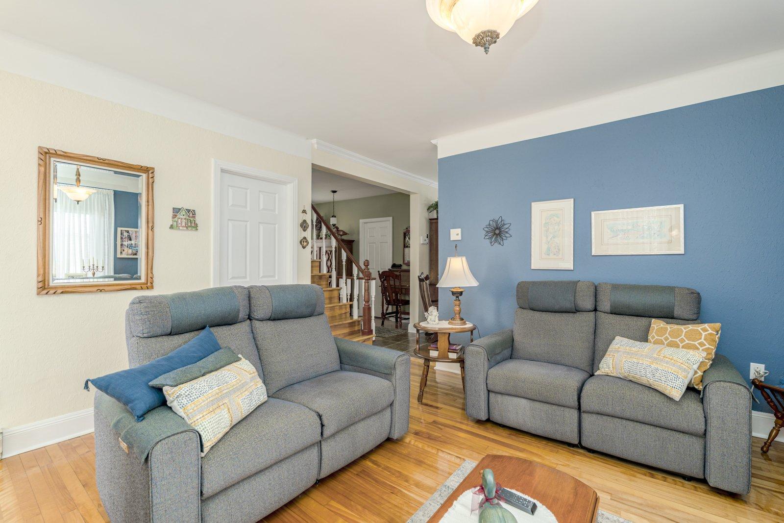 









128


9e Avenue S.

,
Sherbrooke (Fleurimont),




QC
J1G2R1

