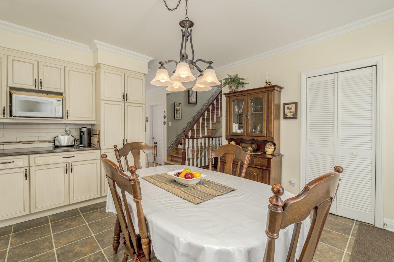 









128


9e Avenue S.

,
Sherbrooke (Fleurimont),




QC
J1G2R1

