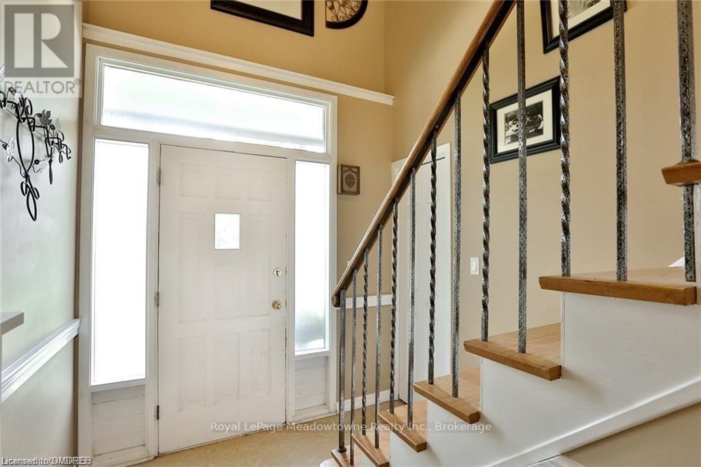 












225/269 CAMPBELL AVENUE E

,
Milton (Campbellville),




Ontario
L0P1B0

