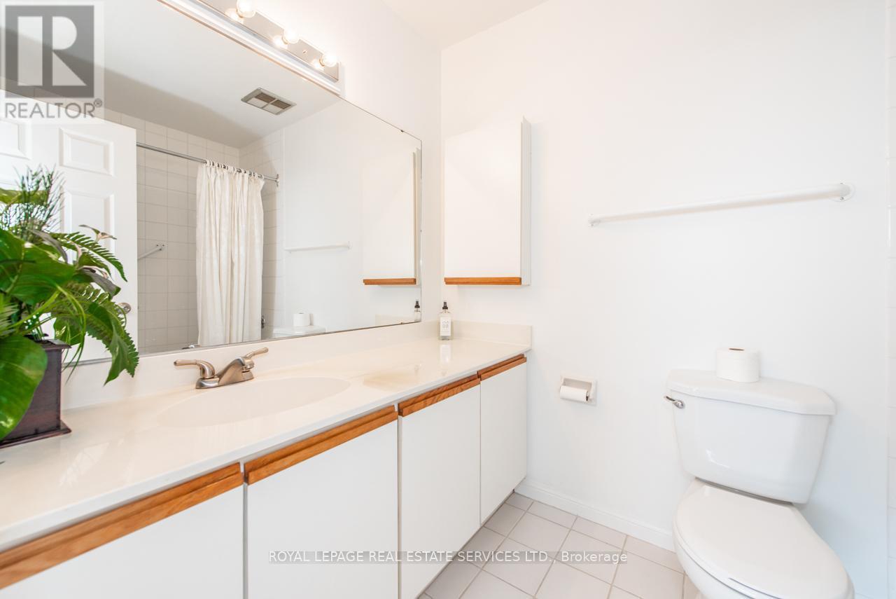 












1404 - 95 LA ROSE AVENUE

,
Toronto,




Ontario
M9P3T2

