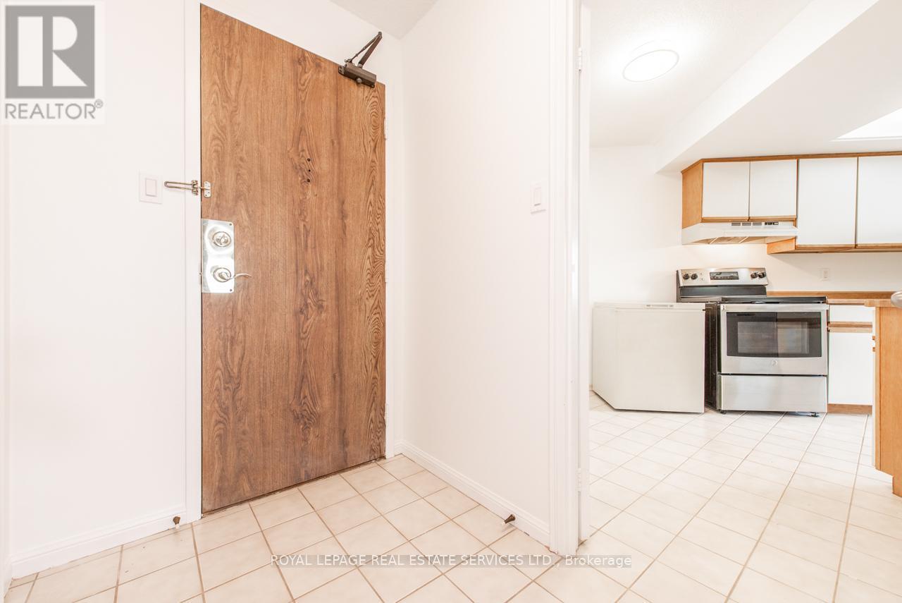 












1404 - 95 LA ROSE AVENUE

,
Toronto,




Ontario
M9P3T2

