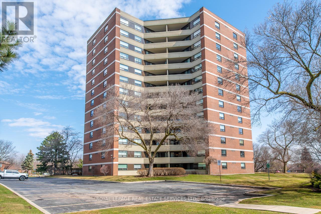 












1404 - 95 LA ROSE AVENUE

,
Toronto,




Ontario
M9P3T2

