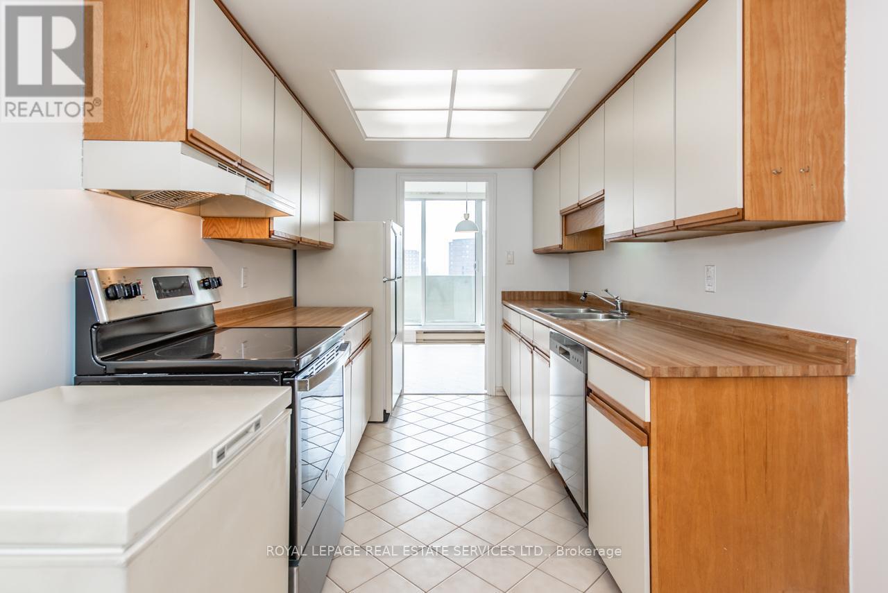 












1404 - 95 LA ROSE AVENUE

,
Toronto,




Ontario
M9P3T2

