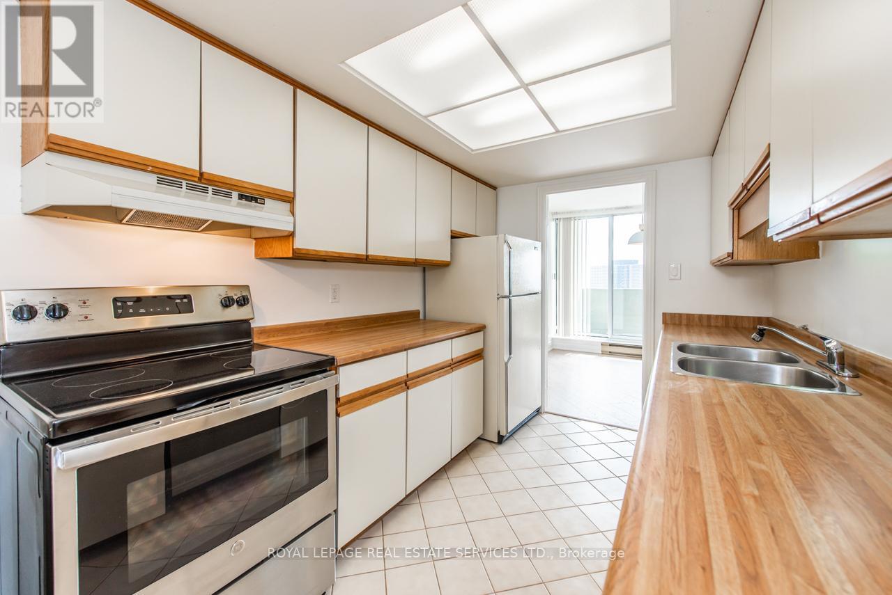 












1404 - 95 LA ROSE AVENUE

,
Toronto,




Ontario
M9P3T2

