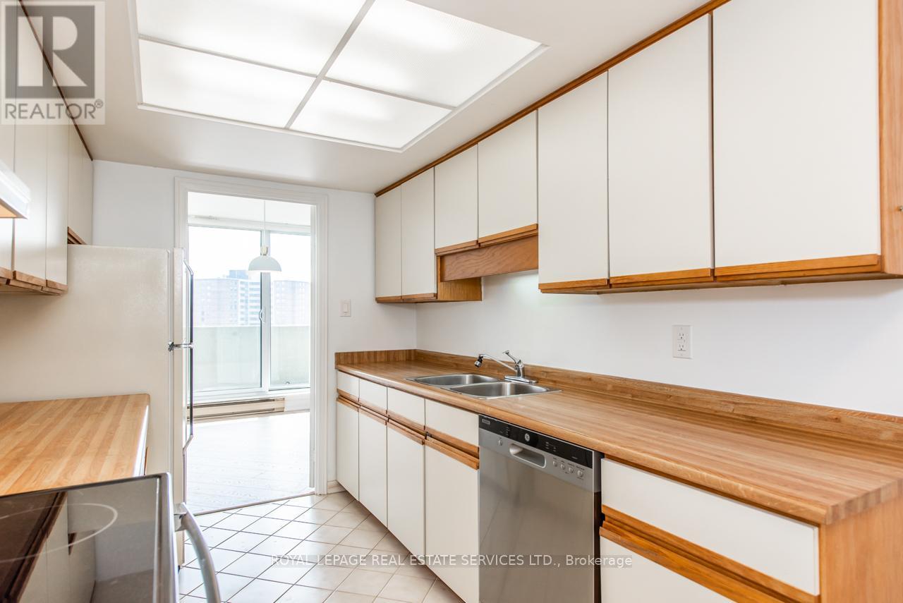 












1404 - 95 LA ROSE AVENUE

,
Toronto,




Ontario
M9P3T2

