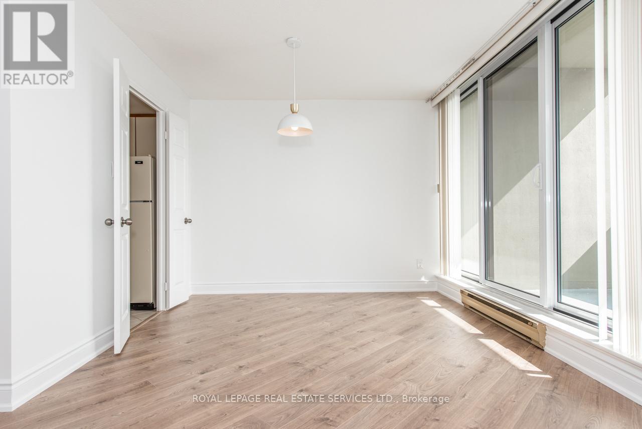 












1404 - 95 LA ROSE AVENUE

,
Toronto,




Ontario
M9P3T2

