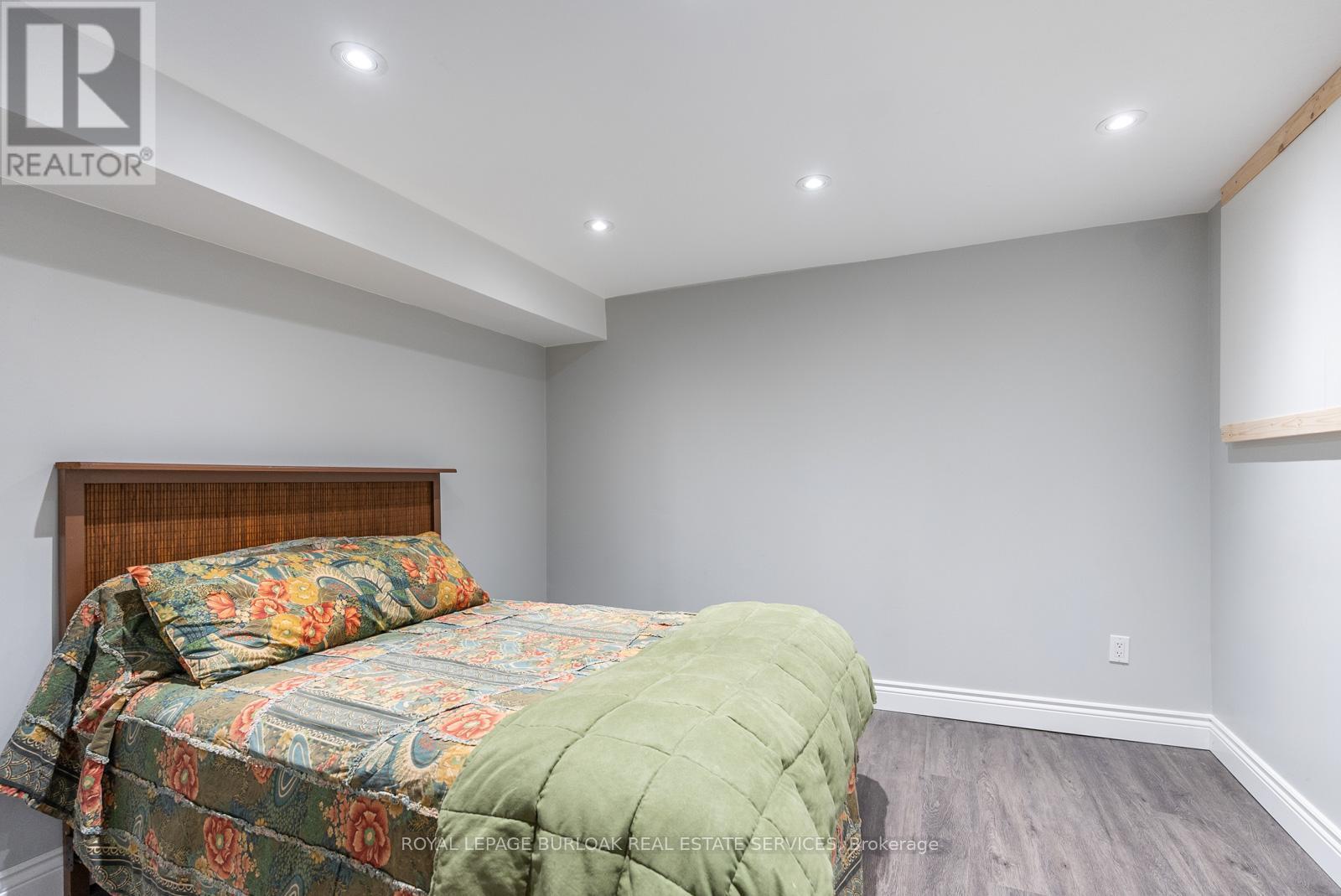 












4456 IDLEWILDE CRESCENT

,
Mississauga,




Ontario
L5M4E3

