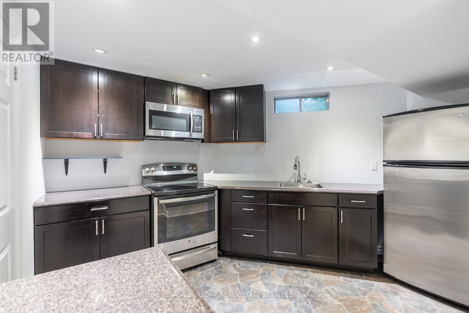 












4456 IDLEWILDE CRESCENT

,
Mississauga,




Ontario
L5M4E3


