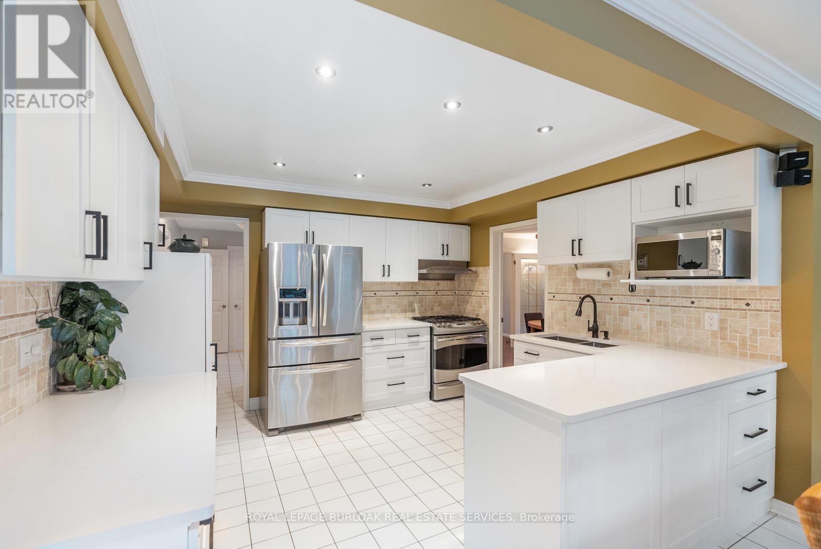 












4456 IDLEWILDE CRESCENT

,
Mississauga,




Ontario
L5M4E3

