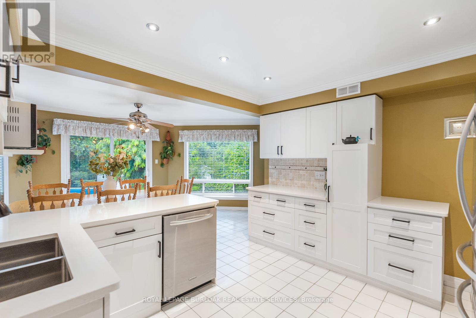 












4456 IDLEWILDE CRESCENT

,
Mississauga,




Ontario
L5M4E3


